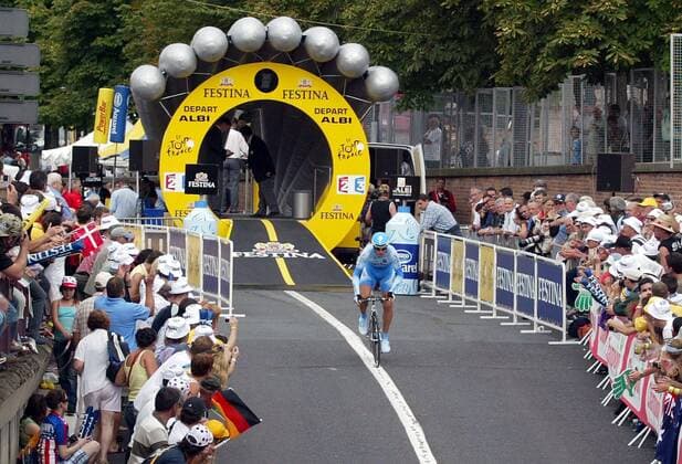 Sven Krauß (Deutschland Gerolsteiner) am Start der 13. Etappe der Tour de France 2007 Radsport Herren Tour de France 2007, ProTour, Straßenradsport, Rad, Straße, Zeitfahren, Einzelzeitfahren, Vdig Totale 13. Etappe: Albi - Albi Radsport Herren Tour de France 2007, ProTour, Straßenradsport, Rad, Straße, Zeitfahren, Einzelzeitfahren, Vdig Totale 13. Etappe: Albi - Albi