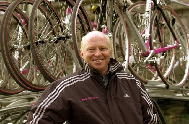Sportlicher Leiter Rudy Pevenage (Belgien Team Telekom) gut gelaunt Radsport Herren Lüttich Bastogne Lüttich 2001, Straßenradsport, Straße, Rad, Porträt Lüttich Freude, Radsport Herren Lüttich Bastogne Lüttich 2001, Straßenradsport, Straße, Rad, Porträt Lüttich Freude,