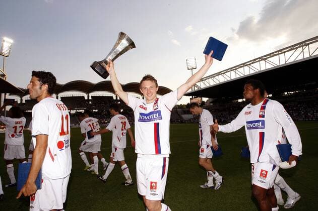 Kim Källström (Lyon, Mitte) gewinnt mit seinem Verein den Französischen Supercup 2007 - (pan21460) Fußball Herren Trophee des Champions 2007, Französischer Supercup, Olympique Lyon, OL, Lyonnais Gruppe 2008 Lyon Freude, Fußball Herren Trophee des Champions 2007, Französischer Supercup, Olympique Lyon, OL, Lyonnais Gruppe 2008 Lyon Freude,