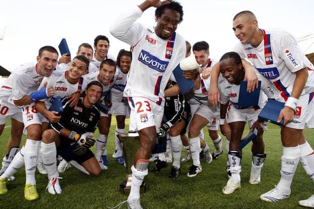 Abdulkader Keita (Lyon, vorn) gewinnt mit seinem Verein den Französischen Supercup 2007 - (pan21460) Fußball Herren Trophee des Champions 2007, Französischer Supercup, Olympique Lyon, OL, Lyonnais Gruppe 2008 Lyon Freude, Begeisterung, Fußball Herren Trophee des Champions 2007, Französischer Supercup, Olympique Lyon, OL, Lyonnais Gruppe 2008 Lyon Freude, Begeisterung,