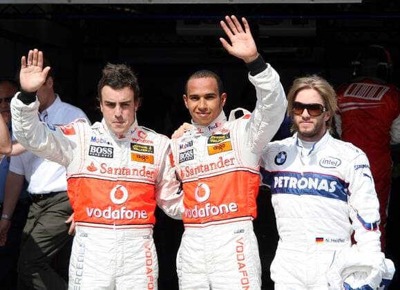 Fernando Alonso (Spanien, li.), sein Teamkollege Lewis Hamilton (England beide McLaren Mercedes) und Nick Heidfeld (Deutschland BMW Sauber) sind die ersten Drei des Qualifyings beim GP von Ungarn 2007 Motorsport Grand Prix Herren Großer Preis von Ungarn 2007, Formel 1 Weltmeisterschaft, F1, F, GP, WM, Qualifying Gruppe Hungaroring Budapest Freude, Motorsport Grand Prix Herren Großer Preis von Ungarn 2007, Formel 1 Weltmeisterschaft, F1, F, GP, WM, Qualifying Gruppe Hungaroring Budapest Freude,