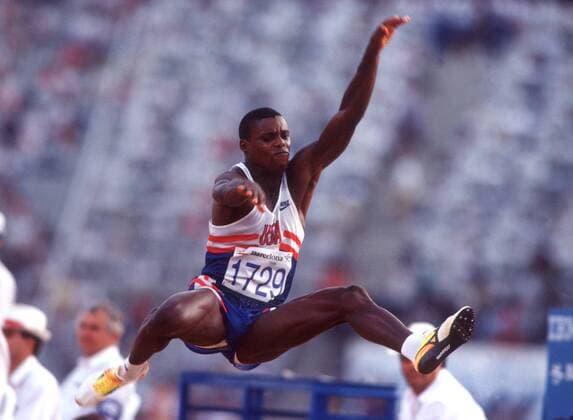 Carl Lewis (USA) Leichtathletik OS Sommer Herren Olympische Sommerspiele 1992, Weitsprung, weit, Einzelbild o0 Spiele Barcelona Dynamik, Leichtathletik OS Sommer Herren Olympische Sommerspiele 1992, Weitsprung, weit, Einzelbild o0 Spiele Barcelona Dynamik,