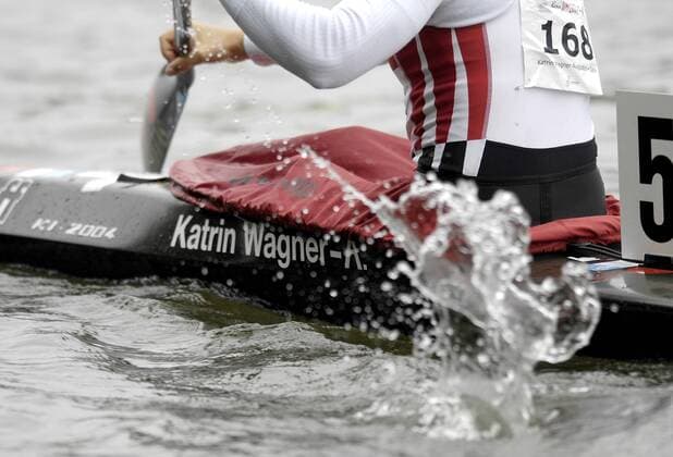 Kajak von Katrin Wagner Augustin (Deutschland) Kanu WM Herren Kanu WM 2007, Kanusport, Einerkajak, Einer, 1er, 1 er, K1, Kajak Einzelbild Duisburg Kanu WM Herren Kanu WM 2007, Kanusport, Einerkajak, Einer, 1er, 1 er, K1, Kajak Einzelbild Duisburg