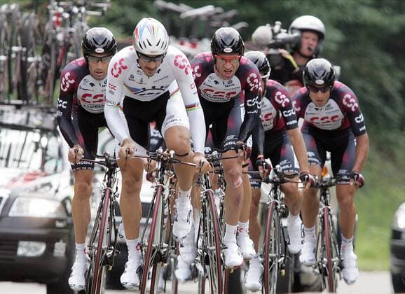 Fabian Cancellara (Schweiz, Mitte) spannt sich vor Jens Voigt (Deutschland, re.) und Bobby Julich (Deutschland alle CSC) Radsport Herren Deutschland Tour 2007, Deutschlandtour, ProTour, Straßenradsport, Straße, Rad, Zeitfahren Gruppe Mannschaftszeitfahren 2. Etappe: Bretten - Bretten Radsport Herren Deutschland Tour 2007, Deutschlandtour, ProTour, Straßenradsport, Straße, Rad, Zeitfahren Gruppe Mannschaftszeitfahren 2. Etappe: Bretten - Bretten