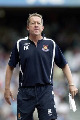 Trainer Alan Curbishley (West Ham) macht auf sich aufmerksam -  Fußball Herren English Premier League 2007 2008, 1. Englische Liga, West Ham United Einzelbild London Fußball Herren English Premier League 2007 2008, 1. Englische Liga, West Ham United Einzelbild London