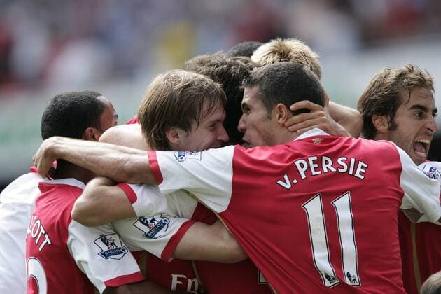 Torjubel Arsenal - Aliaksandr Hleb (li.), Robin van Persie (2.v.re.) und Mathieu Flamini -  Fußball Herren English Premier League 2007 2008, 1. Englische Liga, Arsenal FC London Gruppe London Begeisterung, Freude, Fußball Herren English Premier League 2007 2008, 1. Englische Liga, Arsenal FC London Gruppe London Begeisterung, Freude,
