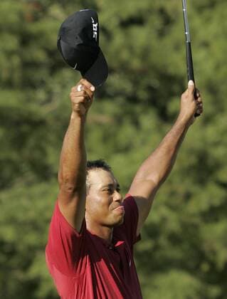 Eldrick Tiger Woods (USA) gewinnt die 89. PGA Championship 2007 -  (tul2007081227) Golf Herren 89. PGA Championship 2007, Tour Einzelbild Southern Hills Country Club Tulsa Freude, Begeisterung Golf Herren 89. PGA Championship 2007, Tour Einzelbild Southern Hills Country Club Tulsa Freude, Begeisterung
