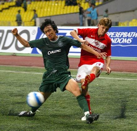 Dmitriy Torbinskiy (Spartak Moskau, re.) gegen Shunsuke Nakamura (Celtic Glasgow) -  Fußball EC 1 Herren Champions League Qualifikation 2007 2008, Spartak Moskau - Celtic Glasgow 1:1, Vdig Gruppe Moskau Dynamik, Kampf, Fußball EC 1 Herren Champions League Qualifikation 2007 2008, Spartak Moskau - Celtic Glasgow 1:1, Vdig Gruppe Moskau Dynamik, Kampf,