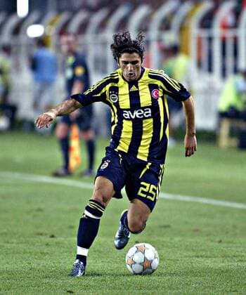 Ugur Boral (Fenerbahce) am Ball -  Fußball EC 1 Herren Champions League Qualifikation 2007 2008, Fenerbahce Istanbul Einzelbild Istanbul Fußball EC 1 Herren Champions League Qualifikation 2007 2008, Fenerbahce Istanbul Einzelbild Istanbul