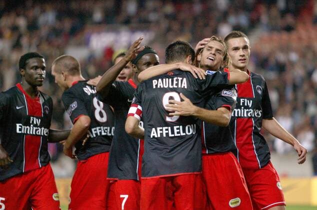 Torjubel Paris St. Germain: Jerome Rothen (re.) und Pauleta liegen sich in den Armen -  (pan21690) Fußball Herren Ligue 1 2007 2008, 1. Französische Liga, FC Paris Saint Germain, PSG Gruppe Paris Freude, Fußball Herren Ligue 1 2007 2008, 1. Französische Liga, FC Paris Saint Germain, PSG Gruppe Paris Freude,  