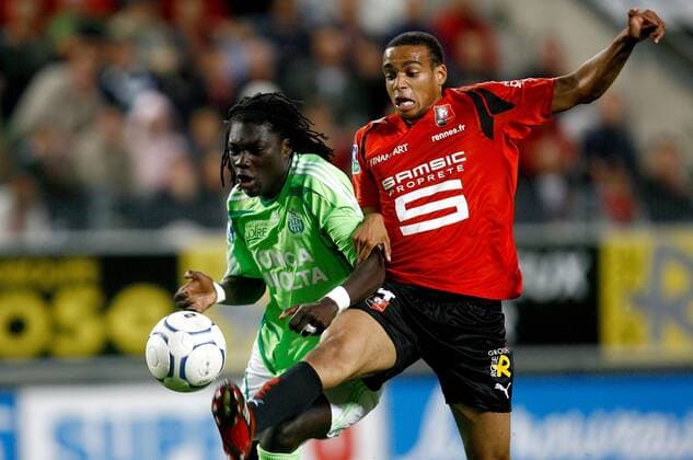Batefimbi Gomis (St. Etienne, li.) gegen Guillaume Borne (Rennes) - (pan21684) Fußball Herren Ligue 1 2007 2008, 1. Französische Liga, Stade Rennais - AS Saint Etienne 1:0, ASSE Gruppe Rennes Dynamik, Kampf, Fußball Herren Ligue 1 2007 2008, 1. Französische Liga, Stade Rennais - AS Saint Etienne 1:0, ASSE Gruppe Rennes Dynamik, Kampf,