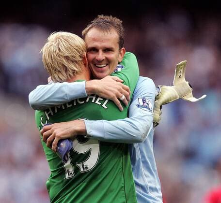 Torwart Kaspar Schmeichel (li.) und Dietmar Hamann (beide Manchester City) - Schlussjubel - EDITORIAL USE ONLY. No use with unauthorised audio, video, data, fixture lists, club league logos or live services. Online in-match use limited to 120 images, no video emulation. No use in betting, games or single club league player publications. Fußball Herren English Premier League 2007 2008 1. Englische Liga Manchester City Gruppe Manchester Freude, Fußball Herren English Premier League 2007 2008 1. Englische Liga Manchester City Gruppe Manchester Freude,