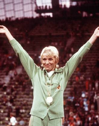 Hildegard Falck (BR Deutschland) - Olympiasiegerin 1972 über 800m Leichtathletik OS Sommer Damen Olympische Spiele München 1972, Sommerspiele, 800m, 800 m, Meter, Mittelstrecke Einzelbild München Freude, Leichtathletik OS Sommer Damen Olympische Spiele München 1972, Sommerspiele, 800m, 800 m, Meter, Mittelstrecke Einzelbild München Freude,