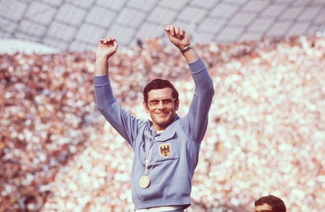 Bernd Kannenberg (BR Deutschland) - Olympiasieger 1972 über 50km Gehen Leichtathletik OS Sommer Herren Olympische Spiele München 1972, Sommerspiele, Gehen, 50km, 50 km, Kilometer Einzelbild München Freude, Leichtathletik OS Sommer Herren Olympische Spiele München 1972, Sommerspiele, Gehen, 50km, 50 km, Kilometer Einzelbild München Freude,