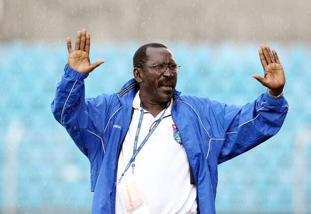 Nationaltrainer Jean Yves Labaze (Haiti U17) gibt Anweisungen Fußball Länderspiel Herren U 17 WM 2007, Junioren, U17, Nationalteam Einzelbild Gwangyang Skepsis, Fußball Länderspiel Herren U 17 WM 2007, Junioren, U17, Nationalteam Einzelbild Gwangyang Skepsis,