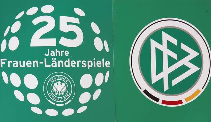 DFB feiert 25 Jahre Länderspiele der Frauen Fußball Damen Deutscher Fußballbund 2007, Frauen, Frauenfußball Einzelbild Koblenz Fußball Damen Deutscher Fußballbund 2007, Frauen, Frauenfußball Einzelbild Koblenz