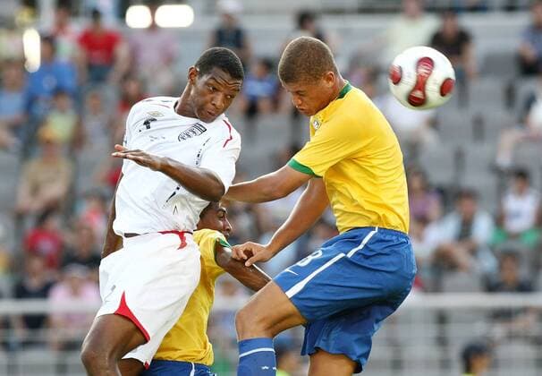 Krystian Pearce (England U17, li.) gegen Lazaro (Brasilien U17) Fußball WM Herren U 17 WM 2007, Junioren, Länderspiel, Nationalteam, Nationaltrikot, England - Brasilien 2:1 Gruppe Goyang Dynamik, Fußball WM Herren U 17 WM 2007, Junioren, Länderspiel, Nationalteam, Nationaltrikot, England - Brasilien 2:1 Gruppe Goyang Dynamik,