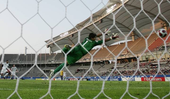 Torwart Marcelo (Brasilien U17) kann den Gegentreffer zum 1:2 nicht mehr verhindern Fußball WM Herren U 17 WM 2007, Junioren, Länderspiel, Nationalteam, Nationaltrikot, England - Brasilien 2.1 Gruppe Goyang Fußball WM Herren U 17 WM 2007, Junioren, Länderspiel, Nationalteam, Nationaltrikot, England - Brasilien 2.1 Gruppe Goyang