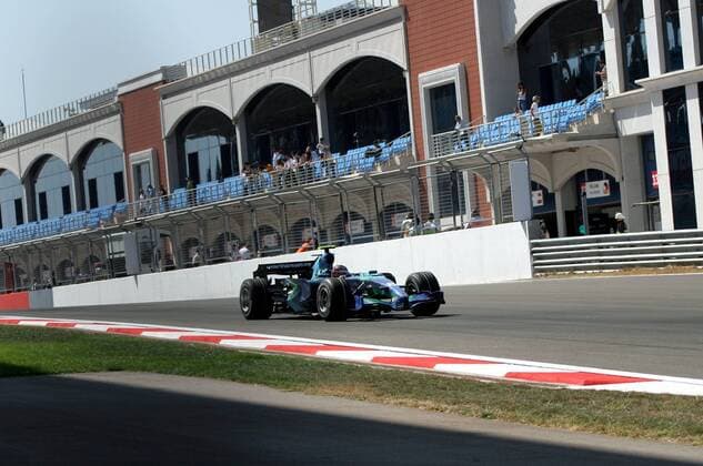 Rubens Barrichello (Brasilien Honda) in seinem Boliden Motorsport Grand Prix Herren Großer Preis der Türkei 2007, Formel 1 Weltmeisterschaft, F1, F, GP, WM, Freies Training Totale Istanbul Motorsport Grand Prix Herren Großer Preis der Türkei 2007, Formel 1 Weltmeisterschaft, F1, F, GP, WM, Freies Training Totale Istanbul