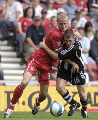 David Wheater (Middlesbrough, li.) gegen James Milner (Newcastle United) - EDITORIAL USE ONLY. No use with unauthorised audio, video, data, fixture lists, club league logos or live services. Online in-match use limited to 120 images, no video emulation. No use in betting, games or single club league player publications. Fußball Herren English Premier League 2007 2008, 1. Englische Liga, Middlesbrough FC - Newcastle United 2:2 Gruppe Middlesbrough Dynamik, Fußball Herren English Premier League 2007 2008, 1. Englische Liga, Middlesbrough FC - Newcastle United 2:2 Gruppe Middlesbrough Dynamik,