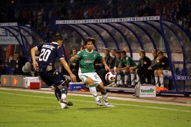 Diego (Bremen, re.) gegen Ognjen Vukojevic (Dynamo Zagreb) -  Fußball EC 1 Herren Champions League Qualifikation 2007 2008, NK Dinamo Zagreb - SV Werder Bremen 2:3, Dynamo Gruppe Zagreb Dynamik, Fußball EC 1 Herren Champions League Qualifikation 2007 2008, NK Dinamo Zagreb - SV Werder Bremen 2:3, Dynamo Gruppe Zagreb Dynamik,