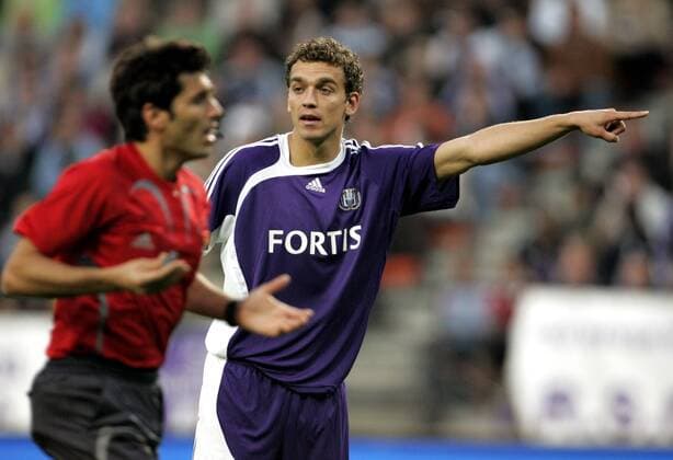 Roland Juhasz (Anderlecht) gibt die Richtung vor -  Fußball EC 1 Herren Champions League Qualifikation 2007 2008, RSC Anderlecht Gruppe Brüssel Fußball EC 1 Herren Champions League Qualifikation 2007 2008, RSC Anderlecht Gruppe Brüssel