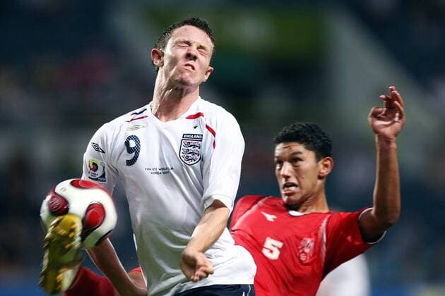 Rhys Murphy (England U17, li.) gegen Abd Al Nasr Hasan (Syrien U17) Fußball WM Herren U17 WM 2007, U 17, Junioren, Länderspiel, Nationalteam, Nationaltrikot, Achtelfinale Gruppe Seogwipo, Jeju Dynamik, Kampf, Fußball WM Herren U17 WM 2007, U 17, Junioren, Länderspiel, Nationalteam, Nationaltrikot, Achtelfinale Gruppe Seogwipo, Jeju Dynamik, Kampf,