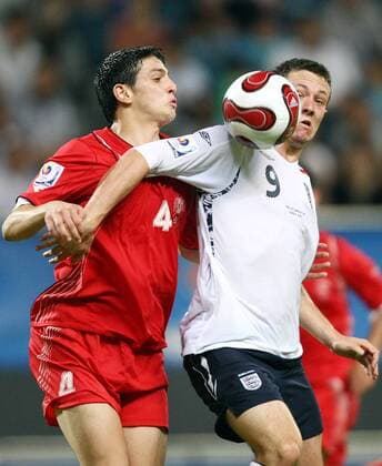 Rhys Murphy (England U17, re.) gegen Khaled Al Brijawi (Syrien U17) Fußball WM Herren U17 WM 2007, U 17, Junioren, Länderspiel, Nationalteam, Nationaltrikot, Achtelfinale Gruppe Seogwipo, Jeju Dynamik, Kampf, Fußball WM Herren U17 WM 2007, U 17, Junioren, Länderspiel, Nationalteam, Nationaltrikot, Achtelfinale Gruppe Seogwipo, Jeju Dynamik, Kampf,