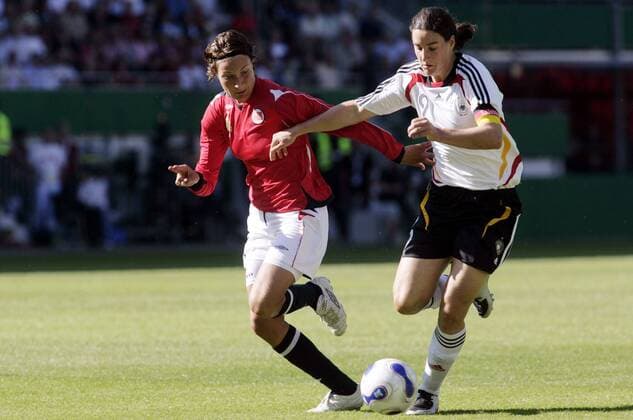Birgit Prinz (Deutschland, re.) gegen Ingvild Stensland (Norwegen) Fußball Länderspiel Damen Testspiel 2007, Test, Nationalteam, Nationaltrikot, Frauen, Frauenfußball Gruppe Mainz Dynamik, Fußball Länderspiel Damen Testspiel 2007, Test, Nationalteam, Nationaltrikot, Frauen, Frauenfußball Gruppe Mainz Dynamik,