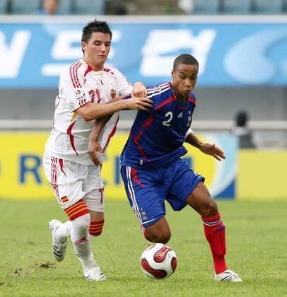 Frederic Duplus (Frankreich U17, re.) gegen Isam Lopez (Spanien U17) Fußball WM Herren U17 WM 2007, U 17, Junioren, Länderspiel, Nationalteam, Nationaltrikot, Viertelfinale Gruppe Jeju Dynamik, Fußball WM Herren U17 WM 2007, U 17, Junioren, Länderspiel, Nationalteam, Nationaltrikot, Viertelfinale Gruppe Jeju Dynamik,