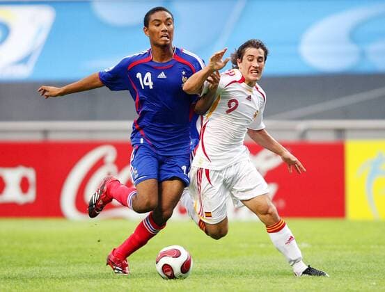 Mickael Nelson (Frankreich U 17, li.) gegen Bojan Krkic (Spanien U 17) Fußball Länderspiel Herren U17 WM 2007, Nationalmannschaft, Nationaltrikot, Junioren, Viertelfinale Gruppe Jeju Dynamik, Kampf, Fußball Länderspiel Herren U17 WM 2007, Nationalmannschaft, Nationaltrikot, Junioren, Viertelfinale Gruppe Jeju Dynamik, Kampf,