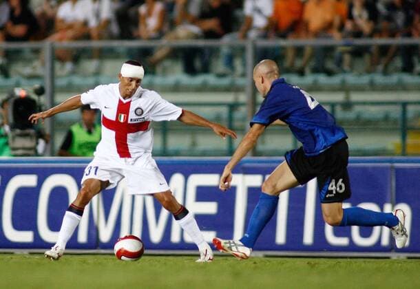 Cesar (Inter Mailand, li.) gegen Andrea Raggi (Empoli) -  Fußball Herren Serie A 2007 2008, 1. Italienische Liga, FC Empoli - FC Internazionale Mailand 0:2, Inter Gruppe Florenz Dynamik, Fußball Herren Serie A 2007 2008, 1. Italienische Liga, FC Empoli - FC Internazionale Mailand 0:2, Inter Gruppe Florenz Dynamik,