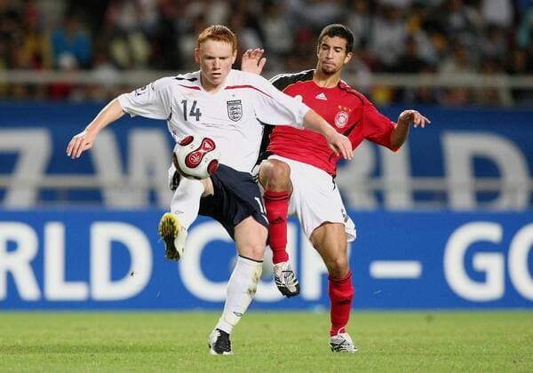 Michael Woods (England U17, li.) gegen Nils Teixeira (Deutschland U17) Fußball WM Herren U17 WM 2007, U 17, Junioren, Nationalmannschaft, Nationaltrikot Gruppe Goyang Dynamik, Fußball WM Herren U17 WM 2007, U 17, Junioren, Nationalmannschaft, Nationaltrikot Gruppe Goyang Dynamik,