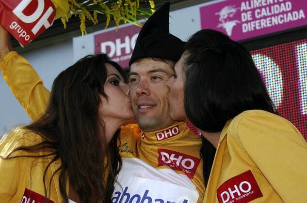 Oscar Freire (Spanien Rabobank) trägt nach der 3. Etappe der Vuelta 2007 weiterhin das goldene Trikot -  Radsport Herren 62. Vuelta a Espana 2007, Spanienrundfahrt, ProTour, Straßenradsport, Straße, Rad Gruppe 3. Etappe: Viveiro - Luarca Freude, Radsport Herren 62. Vuelta a Espana 2007, Spanienrundfahrt, ProTour, Straßenradsport, Straße, Rad Gruppe 3. Etappe: Viveiro - Luarca Freude,