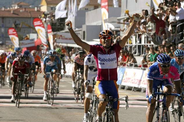 Oscar Freire (Spanien Rabobank, li.) gewinnt die 5. Etappe der Vuelta 2007 - Radsport Herren 62. Vuelta a Espana 2007, Spanienrundfahrt, ProTour, Straßenradsport, Straße, Rad Gruppe 5. Etappe: Cangas de Onis - Reinosa Freude, Radsport Herren 62. Vuelta a Espana 2007, Spanienrundfahrt, ProTour, Straßenradsport, Straße, Rad Gruppe 5. Etappe: Cangas de Onis - Reinosa Freude,