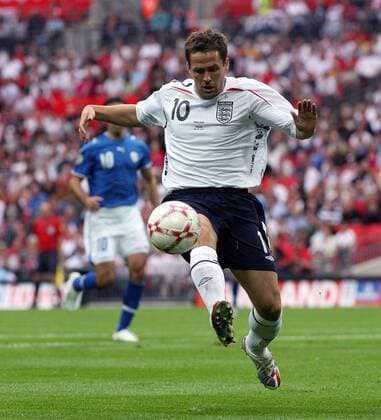 Michael Owen (England) am Ball -  Fußball Länderspiel Herren EM Qualifikation 2007, Nationalmannschaft, Nationaltrikot, England - Israel 3:0 Einzelbild London Dynamik, Fußball Länderspiel Herren EM Qualifikation 2007, Nationalmannschaft, Nationaltrikot, England - Israel 3:0 Einzelbild London Dynamik,