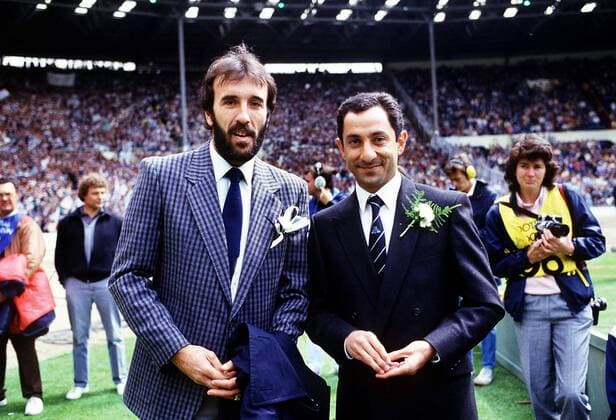 Ricky Villa (li.) und Osvaldo Ardiles (beide Tottenham Hotspur) -  Fußball Herren FA Cup 1986 1987, Englischer Pokal, Pokalspiel, Finale, Endspiel, Pokalfinale, Tottenham Hotspurs Gruppe Wembley, Wembleystadion London Harmonie, Fußball Herren FA Cup 1986 1987, Englischer Pokal, Pokalspiel, Finale, Endspiel, Pokalfinale, Tottenham Hotspurs Gruppe Wembley, Wembleystadion London Harmonie,