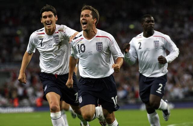 Michael Owen (re.) und Gareth Barry (beide England) - Torjubel -  Fußball Länderspiel Herren EM Qualifikation 2007, Nationalmannschaft, Nationaltrikot Gruppe London Freude, Fußball Länderspiel Herren EM Qualifikation 2007, Nationalmannschaft, Nationaltrikot Gruppe London Freude,