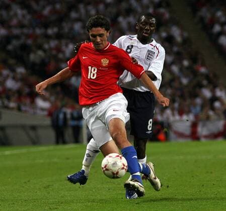 Yuri Zhirkov (Russland, li.) gegen Shaun Wright Phillips (England) -  Fußball Länderspiel Herren EM Qualifikation 2007, Nationalmannschaft, Nationaltrikot, England - Russland 3:0 Gruppe London Dynamik, Fußball Länderspiel Herren EM Qualifikation 2007, Nationalmannschaft, Nationaltrikot, England - Russland 3:0 Gruppe London Dynamik,