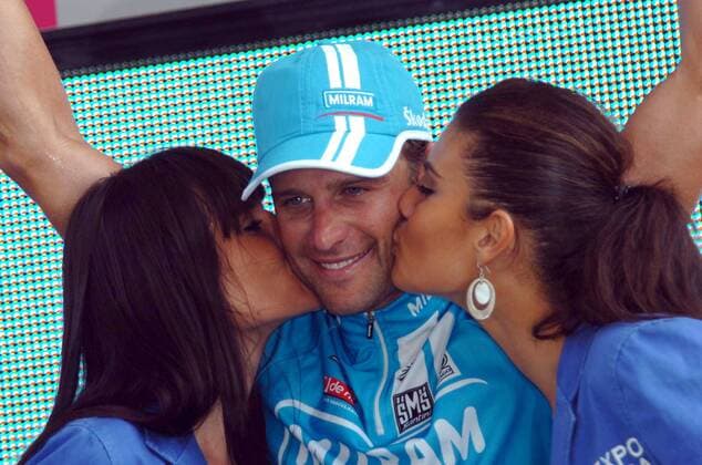 Alessandro Petacchi (Italien Milram) gewinnt die 12. Etappe der Vuelta 2007 - Radsport Herren Vuelta a Espana 2007, Spanienrundfahrt, ProTour, Straßenradsport, Straße, Rad, Gruppe 12. Etappe: Algemesi - Hellin Freude, Radsport Herren Vuelta a Espana 2007, Spanienrundfahrt, ProTour, Straßenradsport, Straße, Rad, Gruppe 12. Etappe: Algemesi - Hellin Freude,