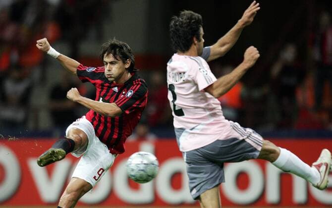 Filippo Inzaghi (AC Mailand, li.) gegen Luis Filipe (Benfica Lissabon) -  Fußball EC 1 Herren Champions League 2007 2008, AC Mailand - SL Benfica Lissabon 2:1, Milan Gruppe Mailand Dynamik, Fußball EC 1 Herren Champions League 2007 2008, AC Mailand - SL Benfica Lissabon 2:1, Milan Gruppe Mailand Dynamik,