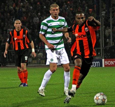 Fernandinho (Donezk, re.) im Duell -  (EN00146890006) Fußball EC 1 Herren Champions League 2007 2008, Schachtjor Donezk - Celtic Glasgow 2:0, Shakhtyor, Shakhtar Gruppe Donetsk Dynamik, Fußball EC 1 Herren Champions League 2007 2008, Schachtjor Donezk - Celtic Glasgow 2:0, Shakhtyor, Shakhtar Gruppe Donetsk Dynamik,