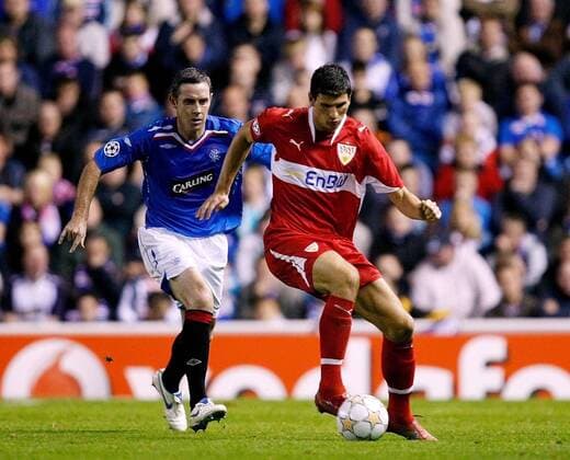 Mario Gomez (Stuttgart, re.) gegen David Weir (Glasgow Rangers) Fußball EC 1 Herren Champions League 2007 2008, Glasgow Rangers - VfB Stuttgart 2:1, Vdig Gruppe Glasgow Dynamik, Fußball EC 1 Herren Champions League 2007 2008, Glasgow Rangers - VfB Stuttgart 2:1, Vdig Gruppe Glasgow Dynamik,