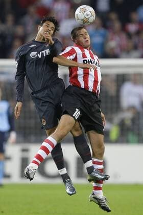 Danny Koevermans (Eindhoven, re.) gegen Dudu Cearense (ZSKA Moskau) -  Fußball EC 1 Herren Champions League 2007 2008, PSV Eindhoven - CSKA Moskau 2:1 Gruppe Eindhoven Dynamik, Fußball EC 1 Herren Champions League 2007 2008, PSV Eindhoven - CSKA Moskau 2:1 Gruppe Eindhoven Dynamik,