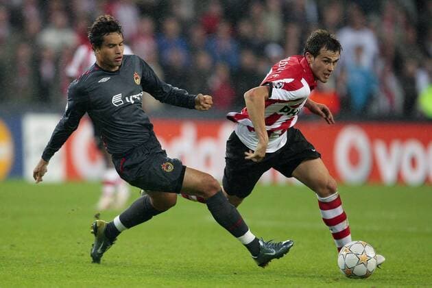 Dudu Cearense (ZSKA Moskau, li.) gegen Danko Lazovic (Eindhoven) -  Fußball EC 1 Herren Champions League 2007 2008, PSV Eindhoven - CSKA Moskau 2:1 Gruppe Eindhoven Dynamik, Fußball EC 1 Herren Champions League 2007 2008, PSV Eindhoven - CSKA Moskau 2:1 Gruppe Eindhoven Dynamik,