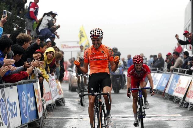 Samuel Sanchez Gonzalez (Spanien Euskaltel Euskadi) gewinnt hier die 19. Etappe der Vuelta a Espana 2007 -  Radsport Herren Vuelta a Espana 2007, Spanienrundfahrt, ProTour, Straße, Rad, Straßenradsport Einzelbild 19. Etappe Avila - Alto de Abantos Freude, Radsport Herren Vuelta a Espana 2007, Spanienrundfahrt, ProTour, Straße, Rad, Straßenradsport Einzelbild 19. Etappe Avila - Alto de Abantos Freude,