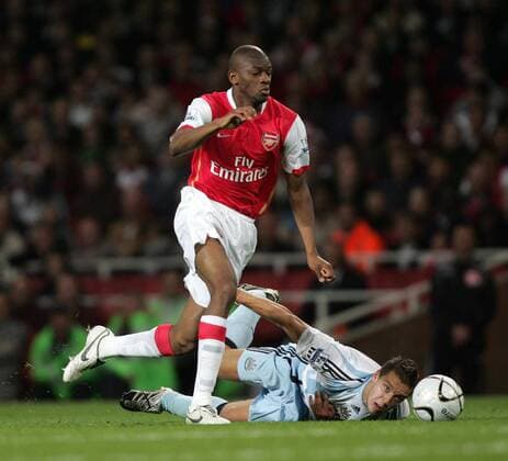 Vassiriki Abou Diaby (Arsenal, li.) gegen Alan Smith (Newcastle) - EDITORIAL USE ONLY. No use with unauthorised audio, video, data, fixture lists, club league logos or live services. Online in-match use limited to 120 images, no video emulation. No use in betting, games or single club league player publications. Fußball Herren Carling Cup 2007 2008, Englischer Pokal, Pokalspiel, Ligapokal, League Gruppe London Dynamik, Fußball Herren Carling Cup 2007 2008, Englischer Pokal, Pokalspiel, Ligapokal, League Gruppe London Dynamik,