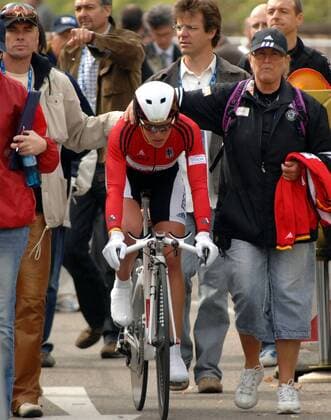 Hanka Kupfernagel mit ihrem Lebengefährten Mike Kluge (beide Deutschland) und einer Betreuerin Radsport WM Damen WM 2007, Straßenradsport, Straße, Rad, Nationaltrikot, Zeitfahren Gruppe Stuttgart Radsport WM Damen WM 2007, Straßenradsport, Straße, Rad, Nationaltrikot, Zeitfahren Gruppe Stuttgart