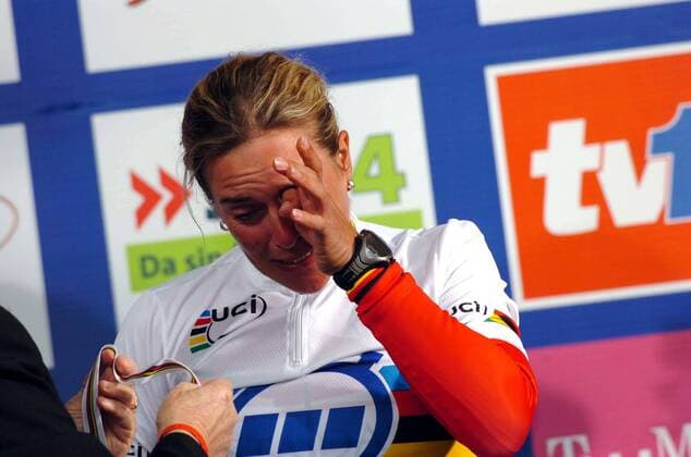 Hanka Kupfernagel (Deutschland) gewinnt die Weltmeisterschaft im Einzelzeitfahren 2007 -  Radsport WM Damen WM 2007, Straßenradsport, Straße, Rad, Nationaltrikot, Zeitfahren, Einzelzeitfahren Einzelbild Stuttgart Glück, Radsport WM Damen WM 2007, Straßenradsport, Straße, Rad, Nationaltrikot, Zeitfahren, Einzelzeitfahren Einzelbild Stuttgart Glück,