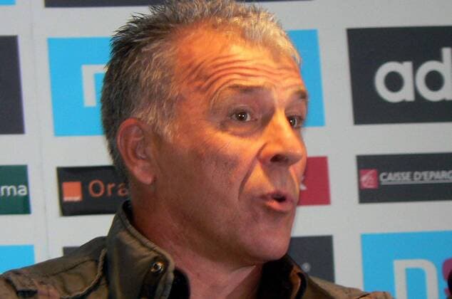 Erik Gerets wird während einer Pressekonferenz als neuer Trainer bei Olympique Marseille vorgestellt -  (pan22461) Fußball Herren Ligue 1 2007 2007, 1. Französische Liga, Olympique Marseille, OM Porträt Marseille Fußball Herren Ligue 1 2007 2007, 1. Französische Liga, Olympique Marseille, OM Porträt Marseille 